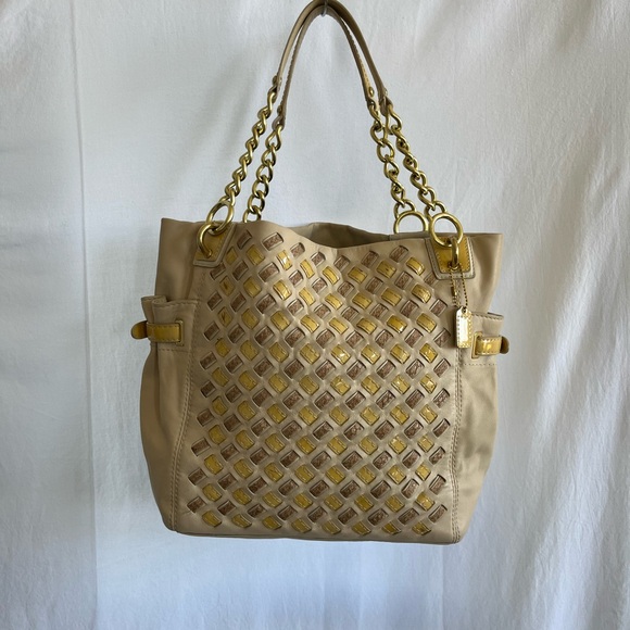 Coach Peyton Bag - Picture 2 of 14